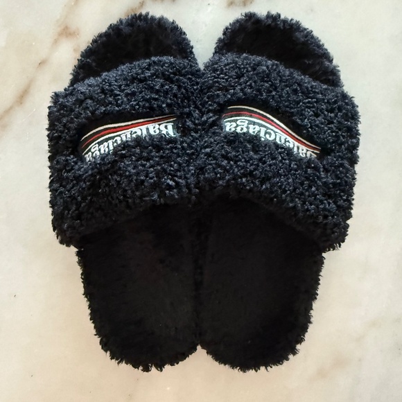 Men’s Balenciaga Furry Slide Sandals - Picture 3 of 6